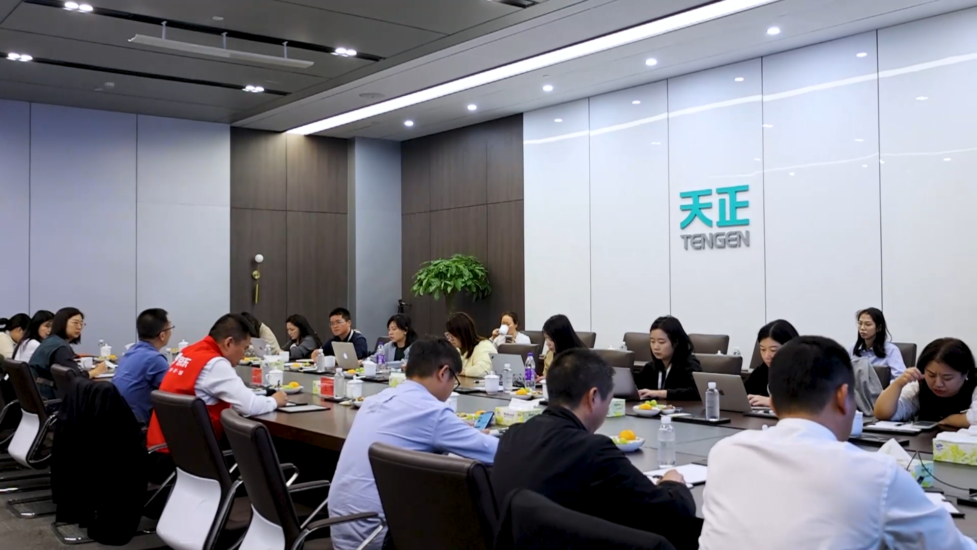 京东工业走进天美麻花星空mv天频在线看完整，探访产业数智化之路！